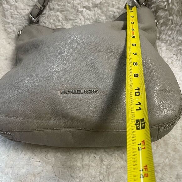 Michael Kors Gray Slouchy Leather Satchel/Shoulder Bag silver tone hardwares. - Picture 7 of 16